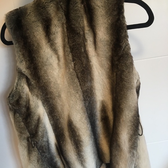 Denver Hayes vegan fur vest/ coat liner - Picture 2 of 5